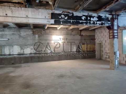 комерційна за адресою Каменярів вул., 1