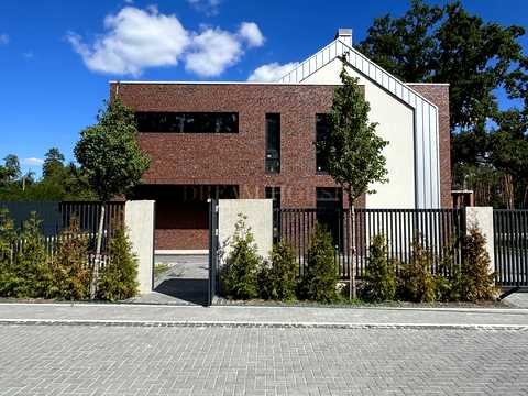 будинок за адресою 9-та Лінія вул., 23