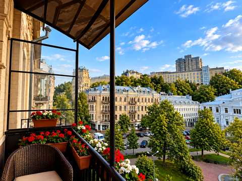 квартира за адресою Богдана Ступки вул. (Станіславського), 3