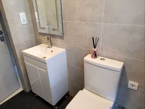 квартира за адресою Салютна вул., 2к2