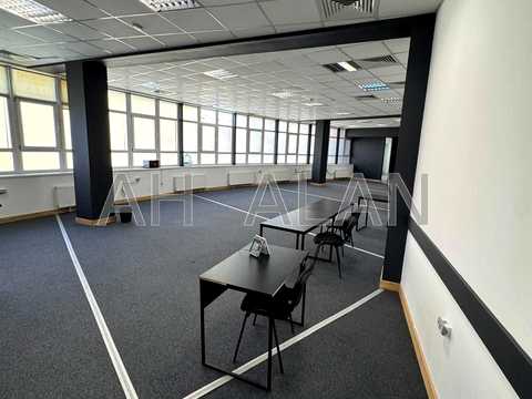 комерційна за адресою Євгена Коновальця вул. (Щорса), 36Д