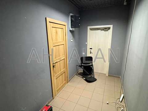 комерційна за адресою Євгена Коновальця вул. (Щорса), 36Д
