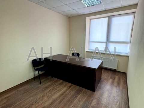 коммерческая по адресу Евгения Коновальца ул. (Щорса), 36Д