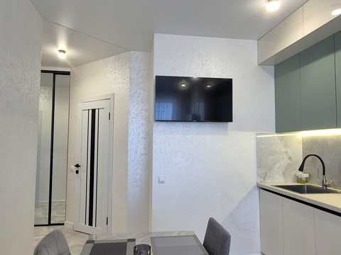 1875871936045352