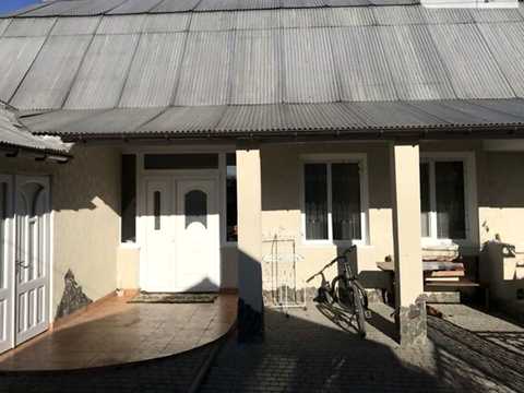 будинок за адресою смт. Чемерівці, Тичини, 2