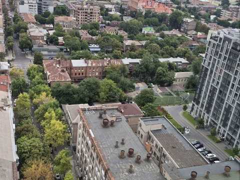 комерційна за адресою Костянтинівська вул., 4