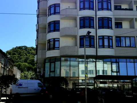 квартира за адресою Богдана Хмельницького вул., 76