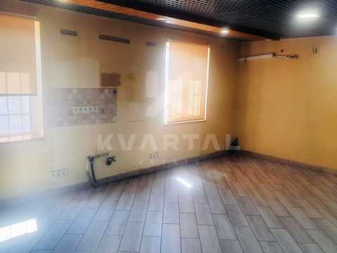 будинок за адресою с. Загальці, центральна, 11