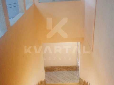 будинок за адресою с. Загальці, центральна, 11