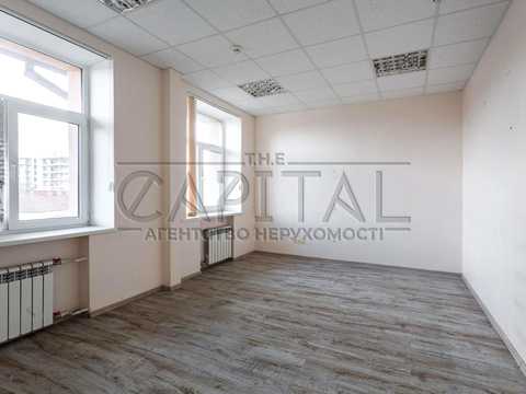 комерційна за адресою Дегтярівська вул., 45