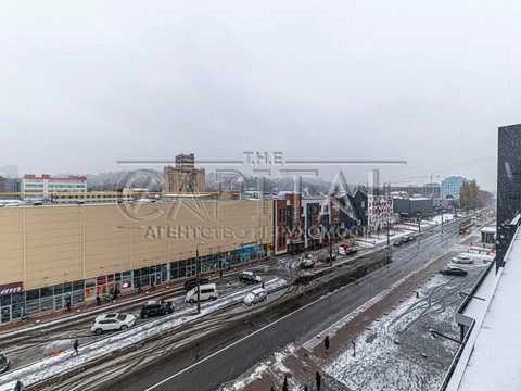 комерційна за адресою Костянтинівська вул., 66
