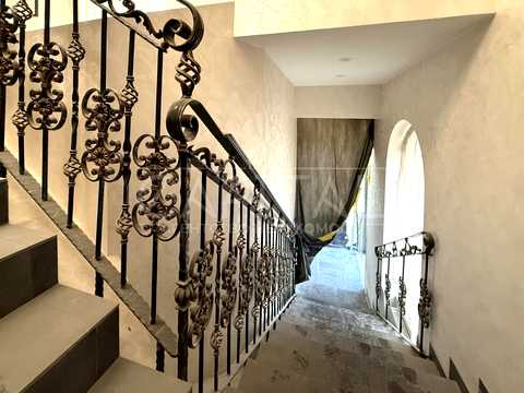 комерційна за адресою Київ, Генерала Алмазова вул. (Кутузова), 12