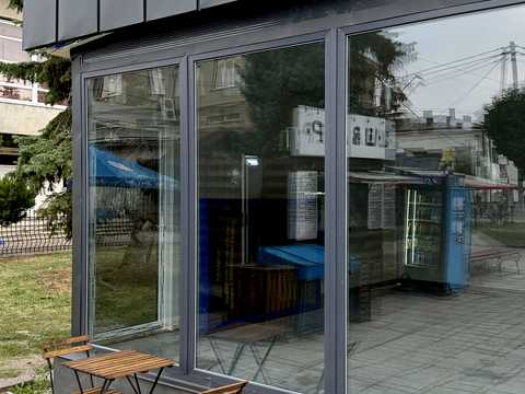 комерційна за адресою Чорновола вул., 19