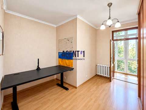 квартира за адресою Шовкуненка вул., 8/20