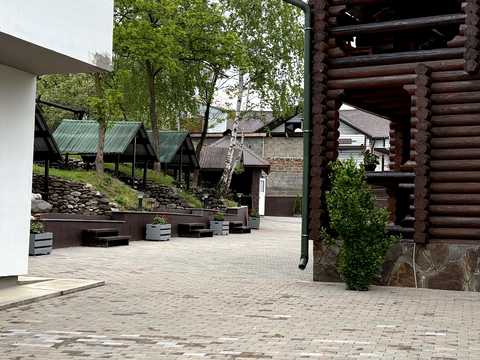 комерційна за адресою Туристична, 98