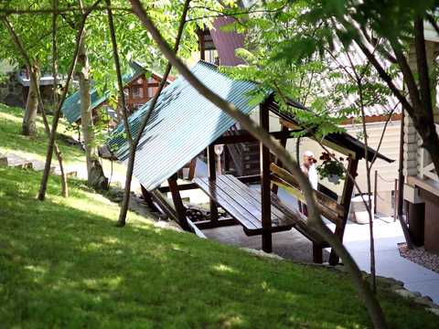 комерційна за адресою Туристична, 98