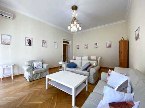 квартира по адресу Лютеранская ул., 7/10