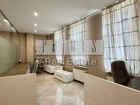 комерційна за адресою Болсуновська вул. (Сергія Струтинського), 23