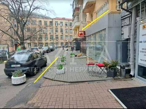 комерційна за адресою Лютеранська вул., 1