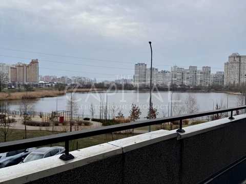 коммерческая по адресу Ревуцкого ул., 40-В