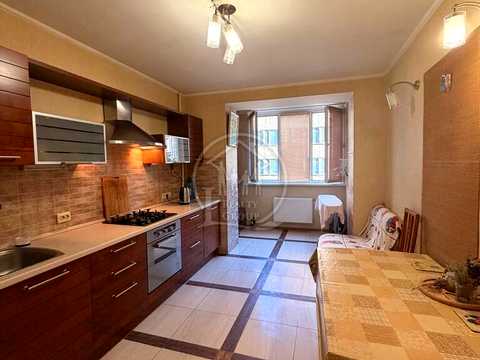 квартира за адресою Композитора Ніщинського вул., 16
