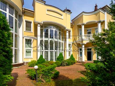 будинок за адресою Центральна