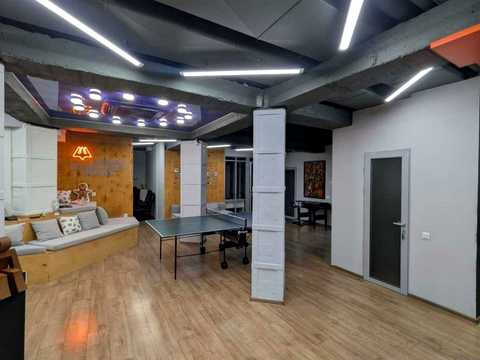 комерційна за адресою Лейпцизька вул., 12