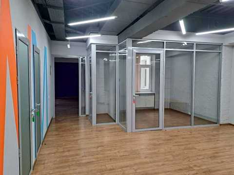 комерційна за адресою Лейпцизька вул., 12