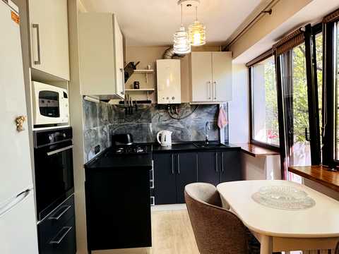 квартира за адресою Леонтовича вул. (Бєлінського), 8