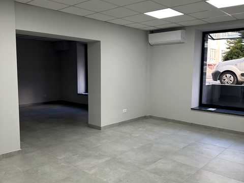 комерційна за адресою Винниченка вул., 23