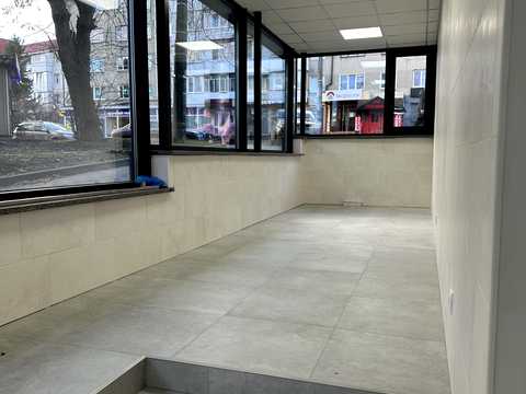 комерційна за адресою Винниченка вул., 23
