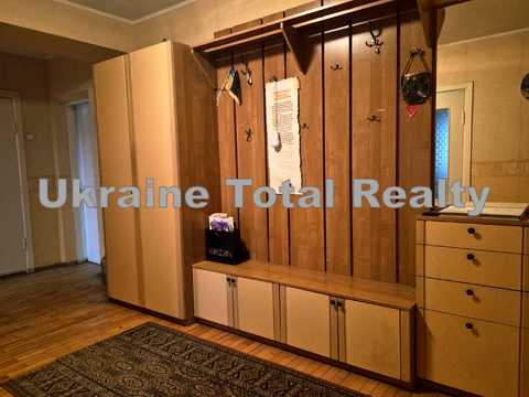 квартира за адресою Київ, Срібнокільська вул., 20