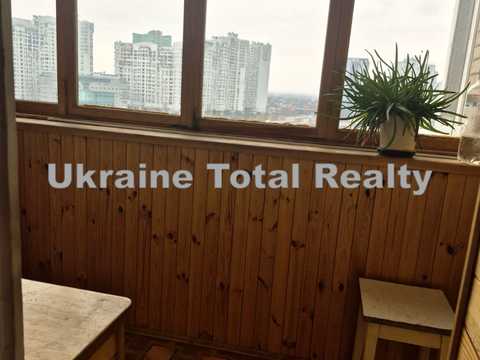квартира за адресою Київ, Срібнокільська вул., 20