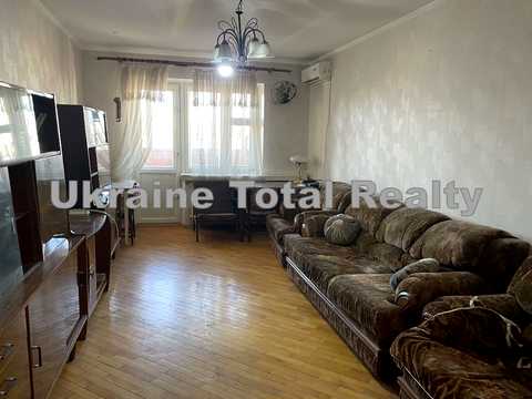 квартира за адресою Київ, Срібнокільська вул., 20