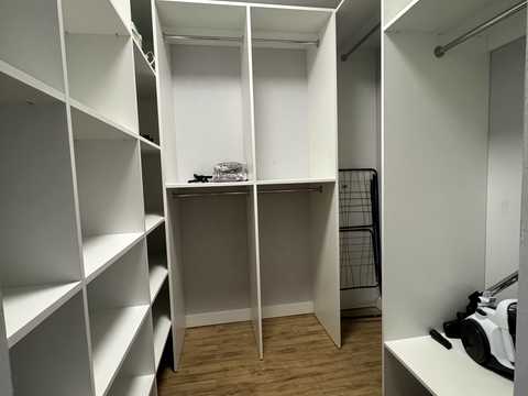 квартира за адресою Причальна вул., 12