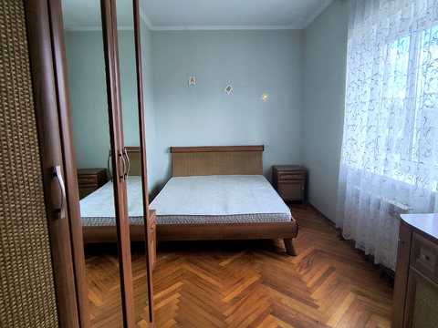 будинок за адресою Київська, 1