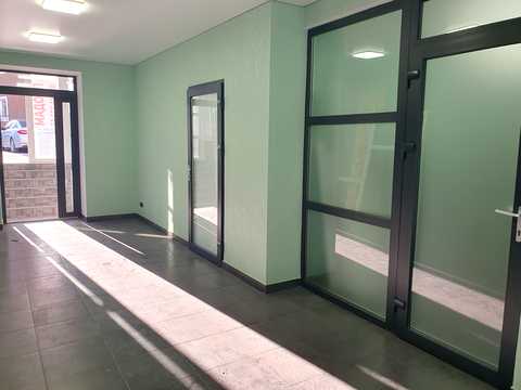 комерційна за адресою Мечникова вул., 109-Б