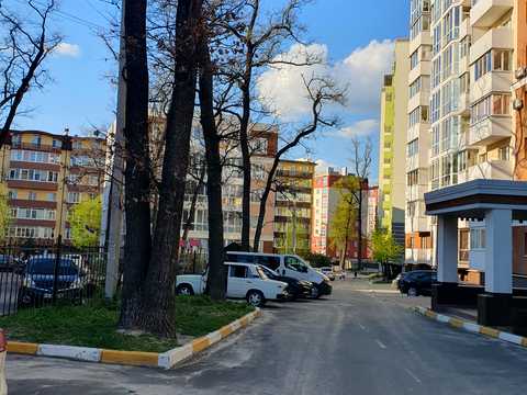 комерційна за адресою Мечникова вул., 109-Б