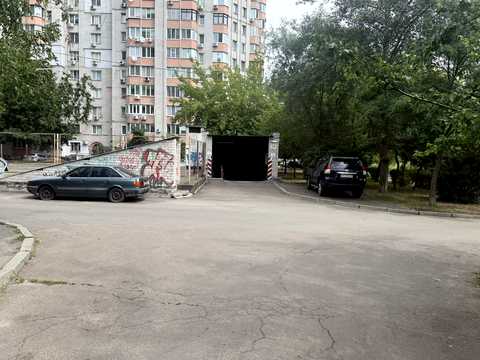 паркомісце за адресою Анни Ахматової вул., 35-Б