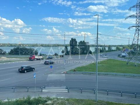 коммерческая по адресу Миколы Бажана просп., 38