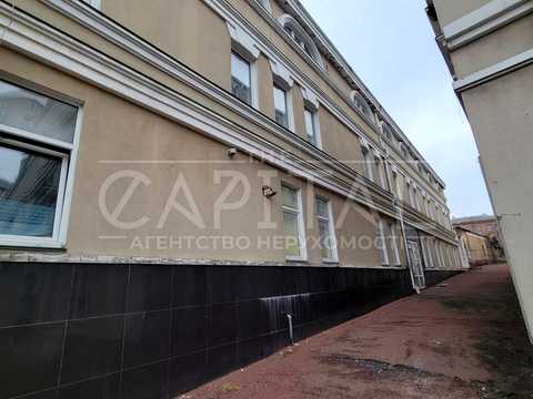 комерційна за адресою Золотоустівська вул., 23