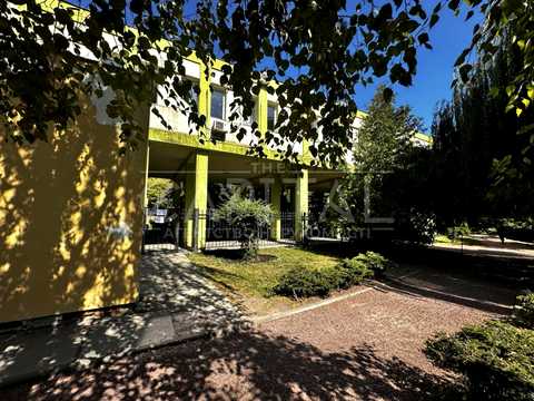 комерційна за адресою Байди-Вишневецького вул., 1