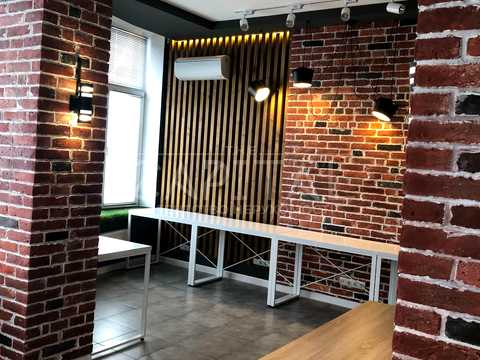 комерційна за адресою Дніпровська набережна вул., 26