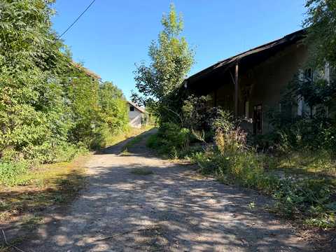 комерційна за адресою смт. Більшівці, Пекарська, 36