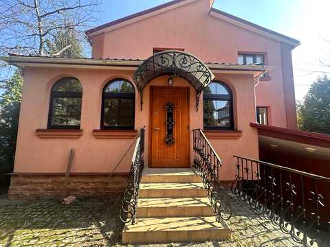 будинок за адресою Лісова вул., 15