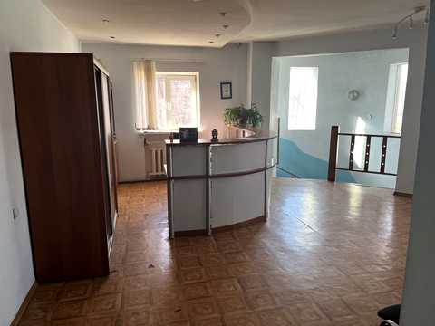 комерційна за адресою Янтарна вул., 64