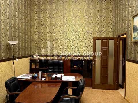 комерційна за адресою Зарічанська вул., 3/2Б