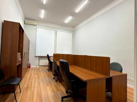 комерційна за адресою Архітектора Городецького вул., 17/1
