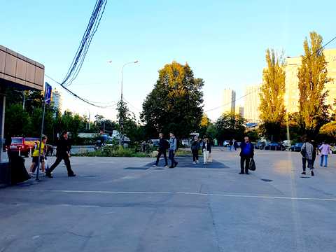 комерційна за адресою Академіка Глушкова просп., 31