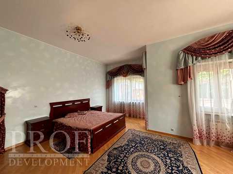 комерційна за адресою Ломаківська вул. (Мічуріна), 4